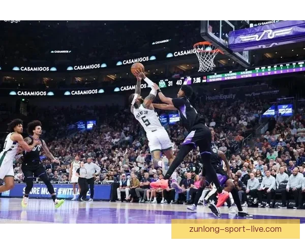 贝利三分轰33+9+7爵士大胜雄鹿终结四连败雄鹿近12场仅2胜